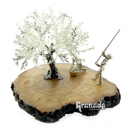 Olivo de Plata - Vareador y Recolectora 20 cm