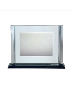 PLACA HOMENAJE CRISTAL ADORNO LATERAL PLATEADO Y BASE NEGRA